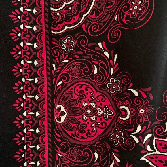 Lovely top for many occasions - Picture 3 of 4